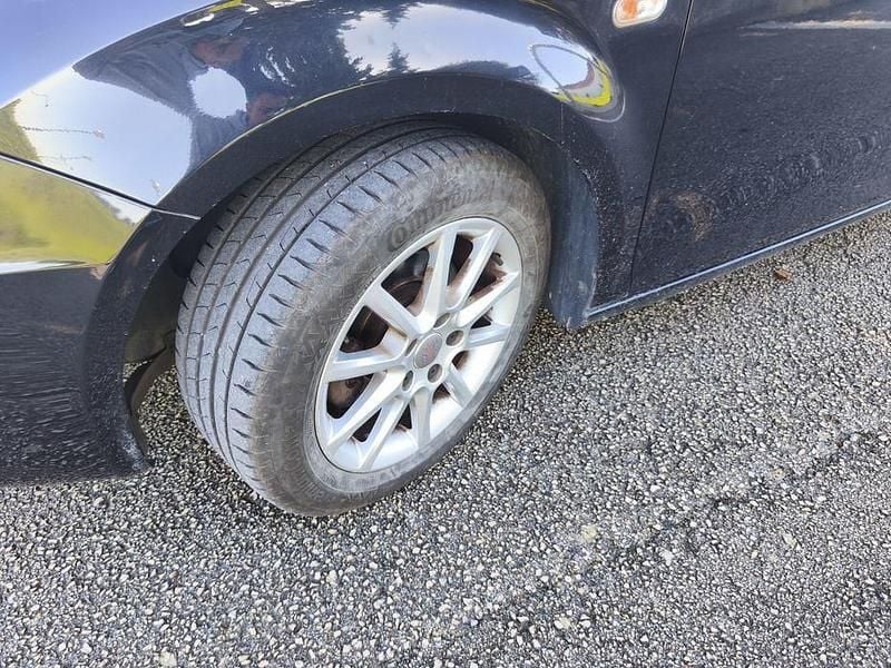 Usado Seat Leon 105 HP (77 kW) 2010 Sedan