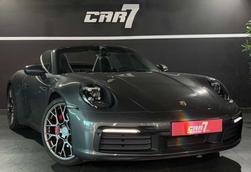 Cinza Usado 2019 Porsche 911 Carrera 4S Coupé | € 179.990 - Imagem 1/4