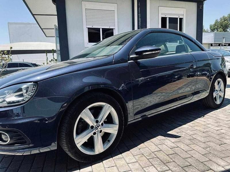Usado VW Eos 140 HP (102 kW) 2011 Azul Cabrios