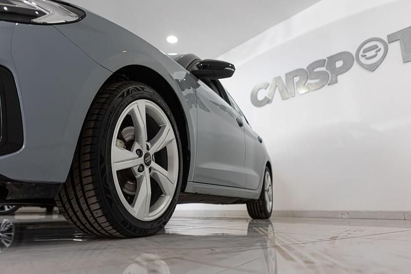 Usado Audi A1 S-Line 110 HP (80 kW) 2023 Cinza Citadino