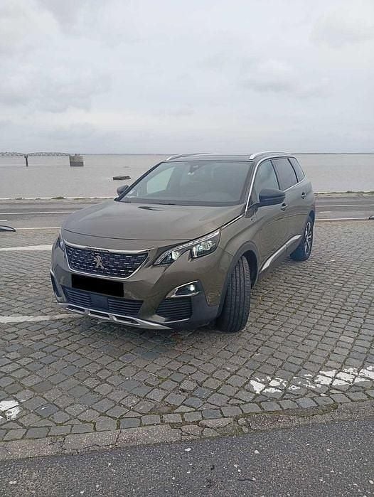 Usado Peugeot 5008 GT-line 130 HP (95 kW) 2018 SUV