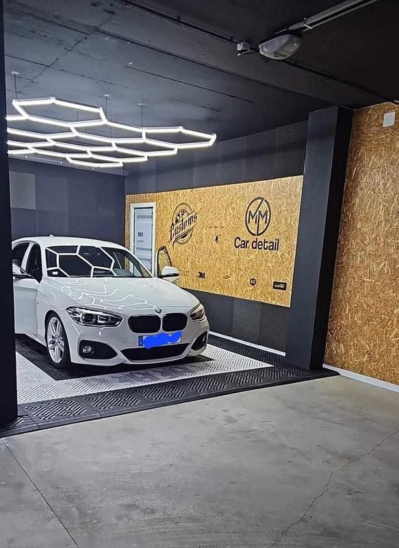 Branco Usado 2015 BMW 120 M Performance Citadino | € 24.900 (Caro) - Imagem 1/4