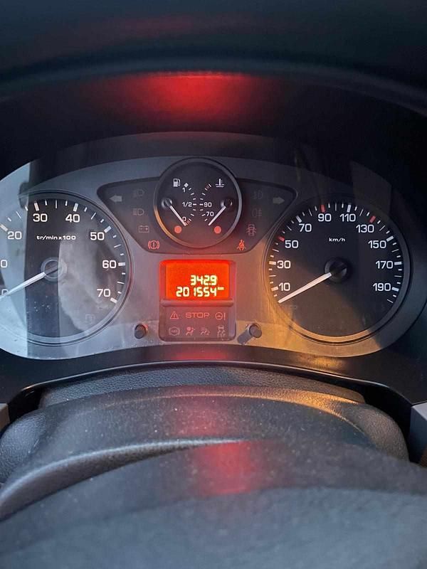 Branco Usado 2013 Peugeot Partner Van | € 7.450 (Preço justo) - Imagem 1/4