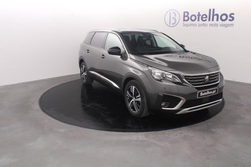 Cinzento Usado 2018 Peugeot 5008 Monovolume | € 27.900 (Caro) - Imagem 1/4