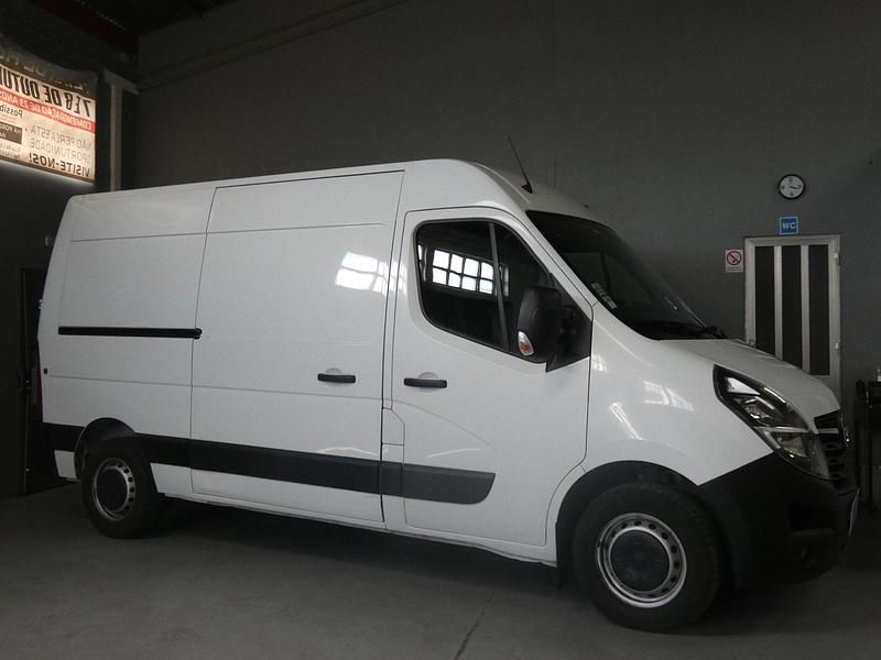Branco Usado 2021 Opel Movano Van | € 23.990 - Imagem 1/4