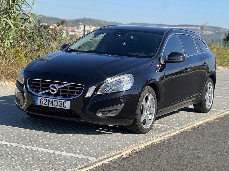 Usado 2011 Volvo V60 Summum Carrinha | € 6.500 (Bom preço) - Imagem 1/4
