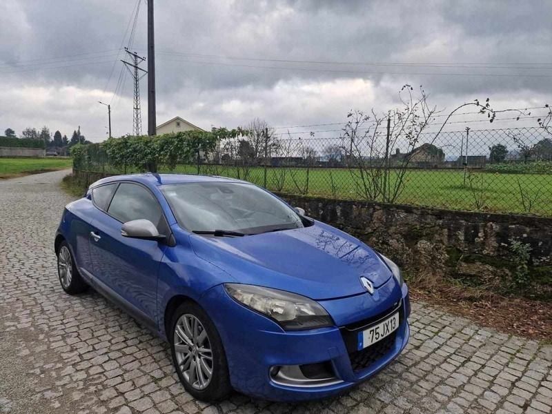 Azul Usado 2010 Renault Mégane III Coupé | € 9.000 (Caro) - Imagem 1/4