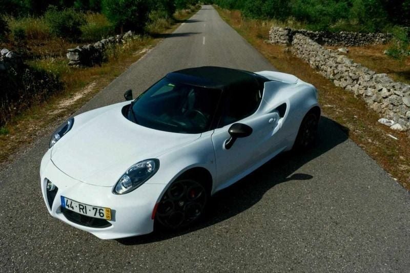 Branco Usado 2016 Alfa Romeo 4C Cabrios | € 82.500 - Imagem 1/4