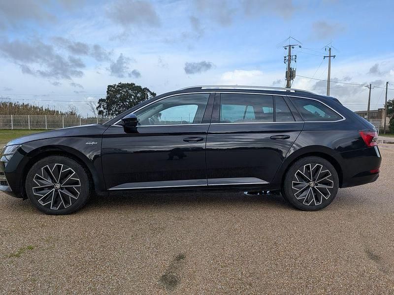 Usado Skoda Superb LAURIN & KLEMENT 204 HP (150 kW) 2024 Sedan