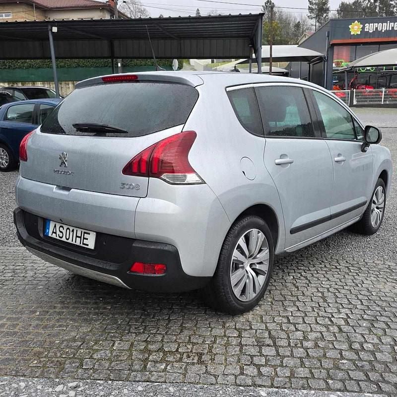 Usado Peugeot 3008 Premium 115 HP (84 kW) 2014 Cinza Carrinha