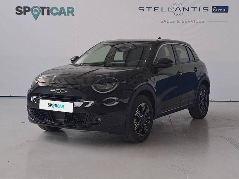 Preto Usado 2025 Fiat 600 SUV | € 24.750 (Preço justo) - Imagem 1/4