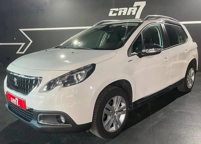 Usado Peugeot 2008 Active 83 HP (61 kW) 2018 Branco SUV