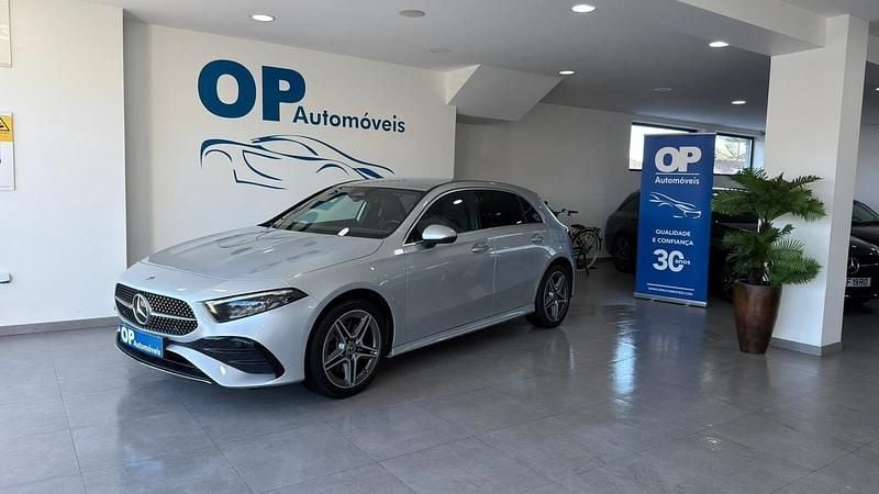 Branco Usado 2023 Mercedes A250 AMG line Sedan | € 33.950 (Preço justo) - Imagem 1/4