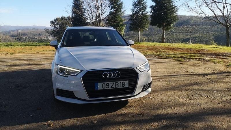 Usado Audi A3 Design 116 HP (85 kW) 2019 Sedan