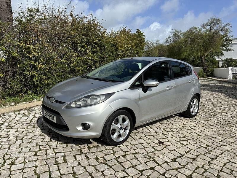 Usado Ford Fiesta 75 HP (55 kW) 2009 Citadino