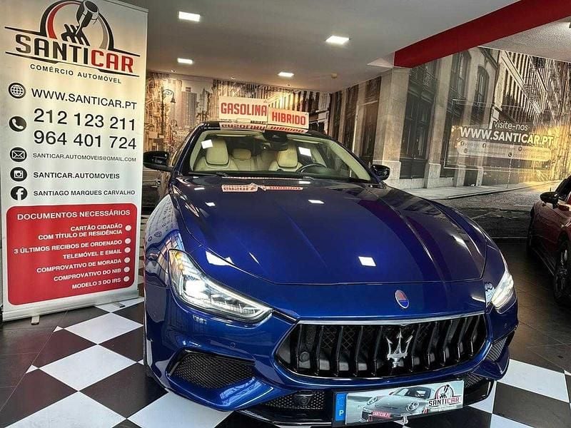 Azul Usado 2020 Maserati Ghibli | € 65.990 - Imagem 1/4
