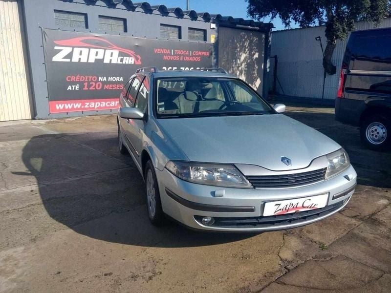 Usado Renault Laguna II 150 HP (110 kW) 2004 Cinzento Carrinha