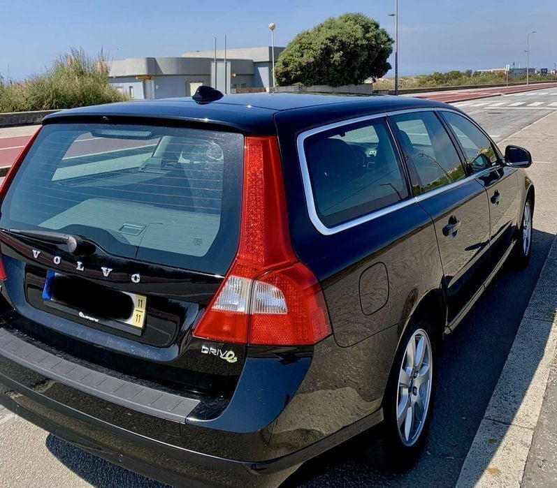 Usado 2011 Volvo V70 Momentum Carrinha | € 6.990 - Imagem 1/4