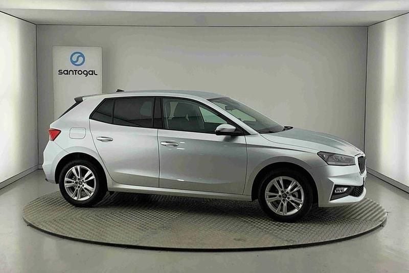Usado Skoda Fabia Selection 80 HP (58 kW) 2025 Cinzento Citadino