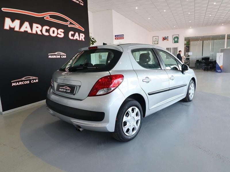 Usado Peugeot 207 68 HP (50 kW) 2007 Cinza
