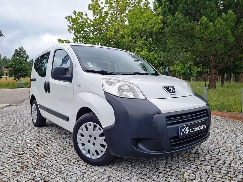 Branco Usado 2015 Peugeot Bipper Monovolume | € 11.750 - Imagem 1/4