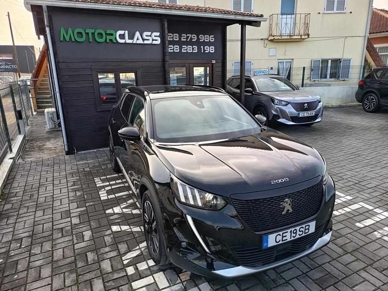 Usado Peugeot e-2008 100 kW (136 HP) 2022 Preto SUV