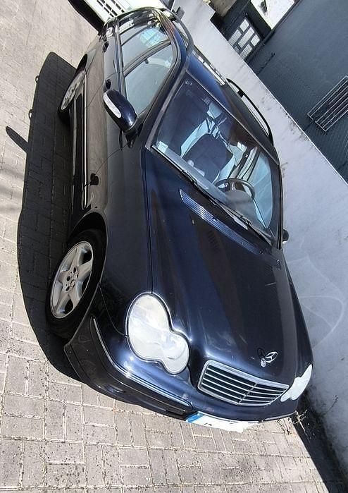 Usado 2001 Mercedes C220 Sedan | € 4.600 - Imagem 1/4