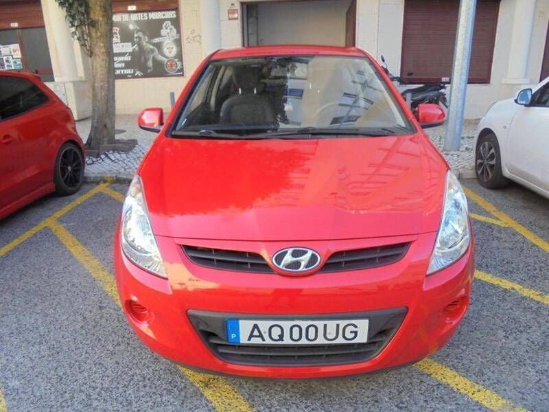 Vermelho Usado 2011 Hyundai i20 Classic Citadino | € 5.500 - Imagem 1/4