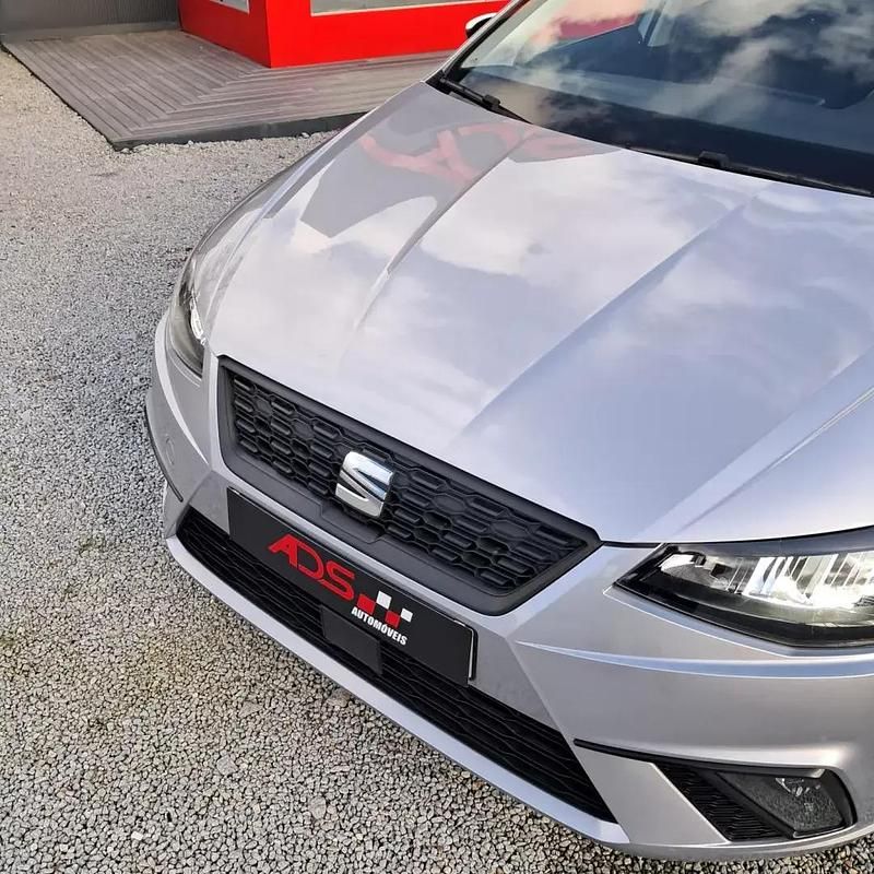 Usado Seat Ibiza Style 80 HP (58 kW) 2022 Cinza Citadino