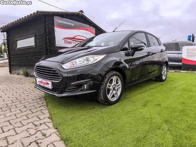 Preto Usado 2015 Ford Fiesta Trend Citadino | € 8.400 (Preço justo) - Imagem 1/1