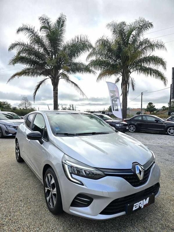 Cinzento Usado 2023 Renault Clio V Evolution | € 19.900 (Preço justo) - Imagem 1/4