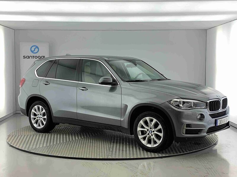 Cinza Usado 2019 BMW X5 SUV | € 48.490 - Imagem 1/4