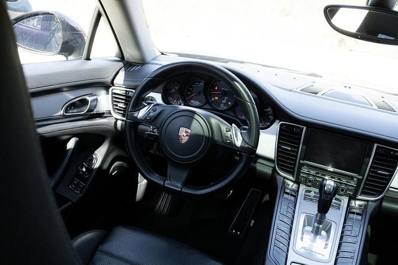 Preto Usado 2013 Porsche Panamera Sedan | € 38.900 (Preço justo) - Imagem 1/3