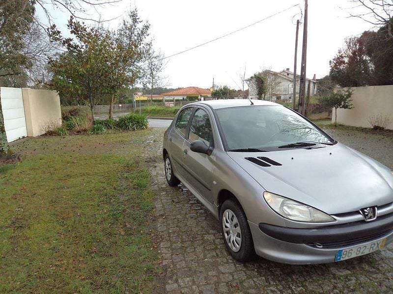 Usado Peugeot 206 60 HP (44 kW) 2001 Sedan