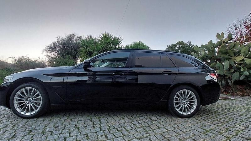 Usado 2021 BMW 530e Carrinha | € 35.000 (Preço justo) - Imagem 1/4
