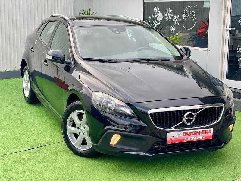 Preto Usado 2018 Volvo V40 CC Carrinha | € 14.900 (Preço justo) - Imagem 1/4