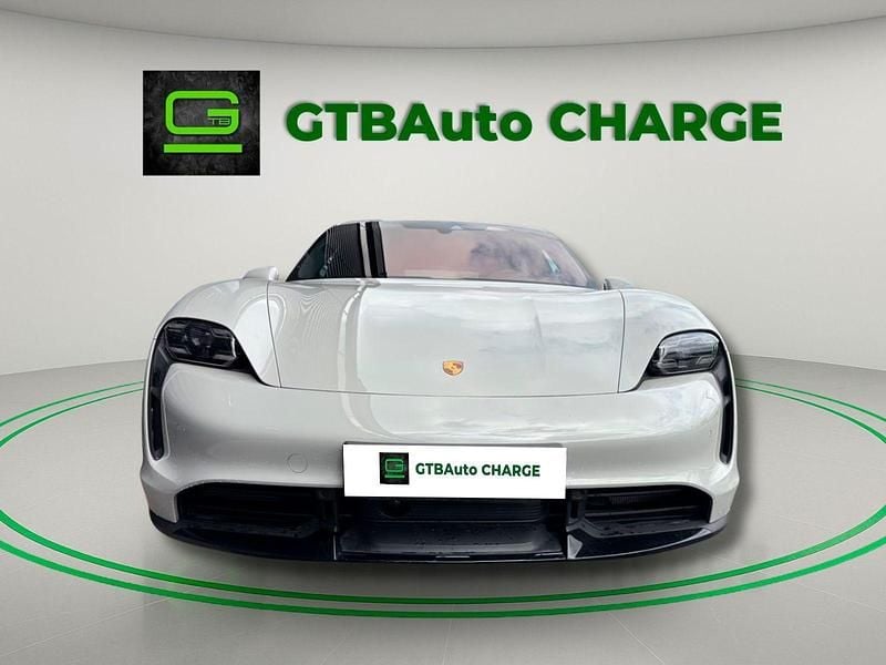 Branco Usado 2022 Porsche Taycan Turbo Sedan | € 85.000 - Imagem 1/4