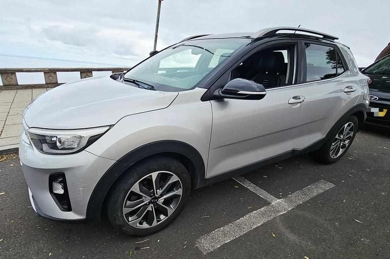 Cinzento Usado 2018 Kia Stonic SUV | € 13.000 (Preço justo) - Imagem 1/4