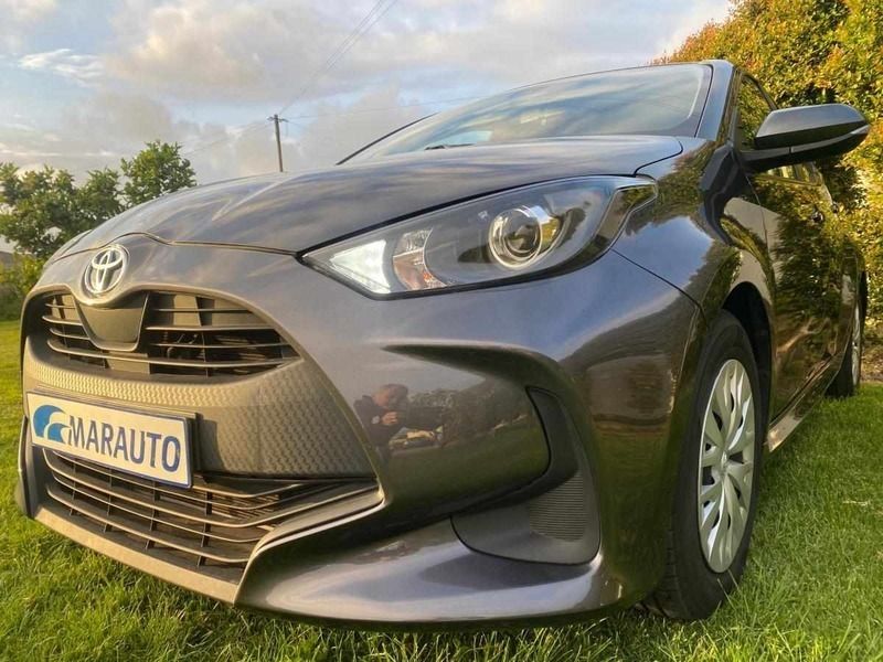 Cinzento Usado 2022 Toyota Yaris Hybrid Citadino | € 18.200 (Super Preço) - Imagem 1/4
