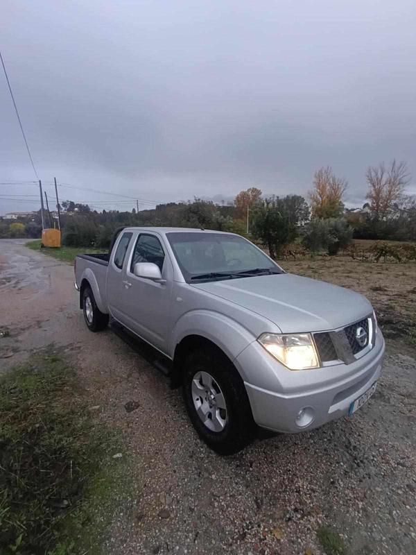 Usado Nissan Navara 171 HP (125 kW) 2007 Cinzento Pickup