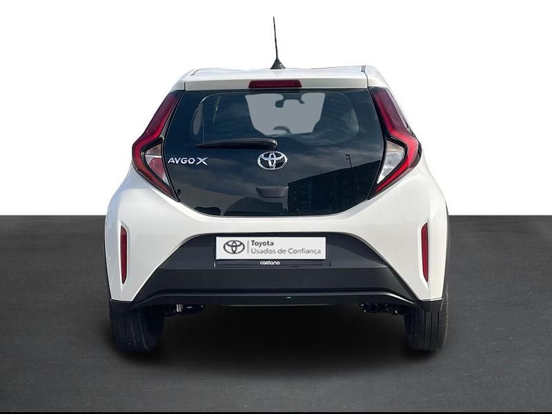 Usado Toyota Aygo X X-play 72 HP (52 kW) 2024 Branco (sólida) SUV