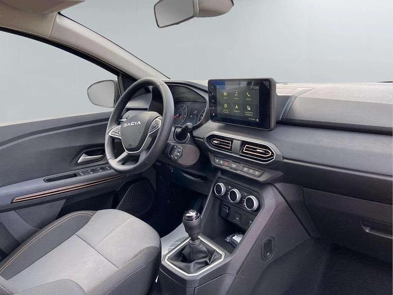 Usado Dacia Sandero Extreme 101 HP (74 kW) 2024 Verde Citadino