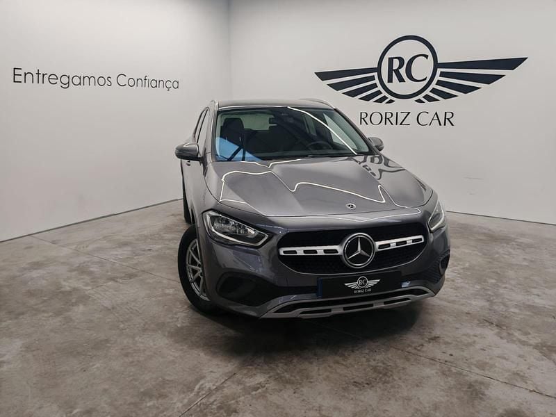 Cinza Usado 2020 Mercedes GLA180 Style SUV | € 32.490 (Super Preço) - Imagem 1/4