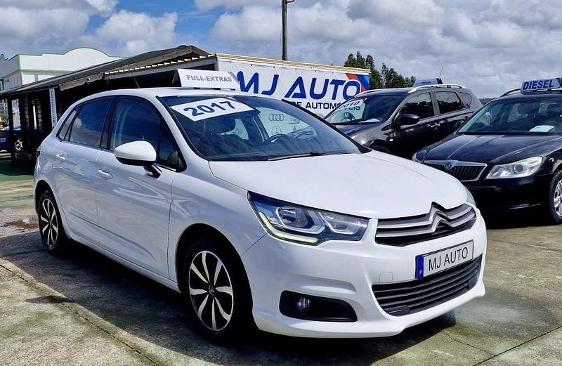 Branco Usado 2017 Citroën C4 Feel | € 12.500 (Preço justo) - Imagem 1/4