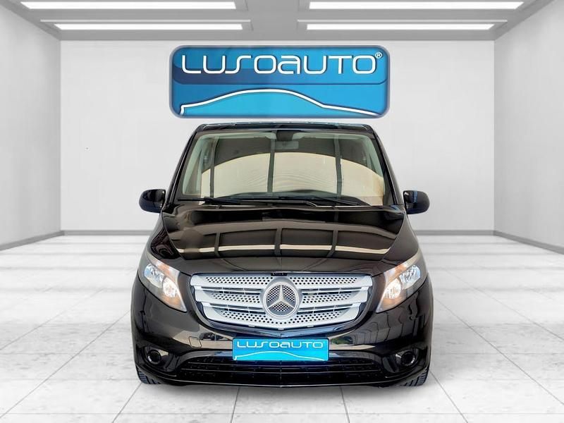 Usado Mercedes Vito 163 HP (119 kW) 2019 Preto Van