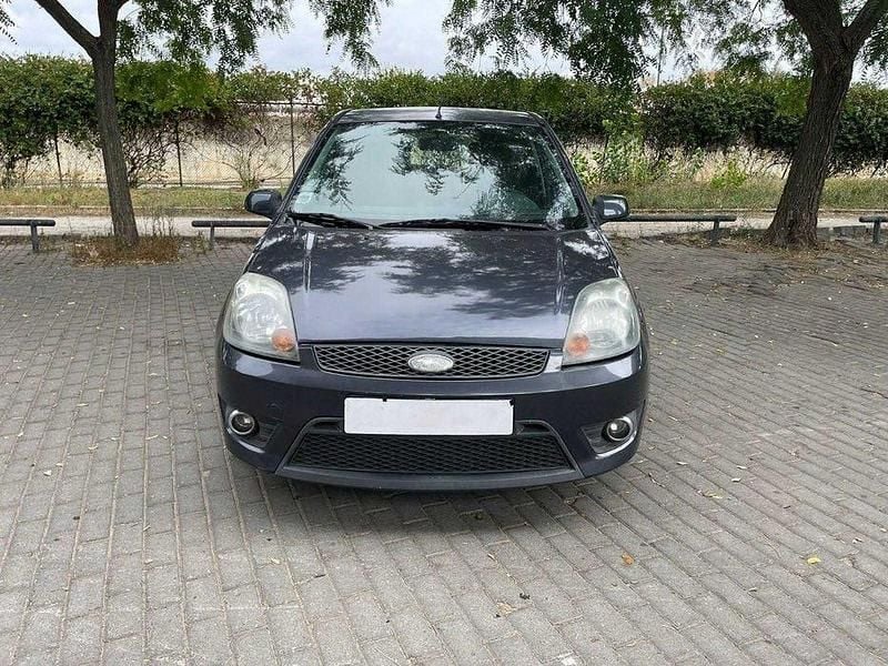 Usado Ford Fiesta 70 HP (51 kW) 2008 Sedan