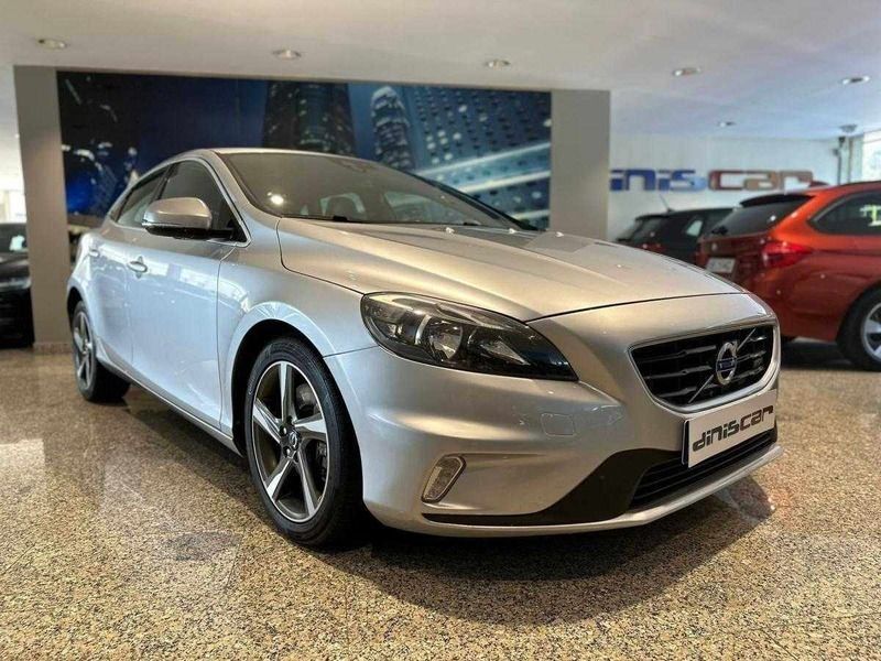 Cinzento Usado 2013 Volvo V40 R-Design Carrinha | € 16.900 (Preço elevado) - Imagem 1/4