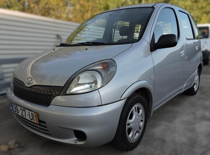 Cinzento Usado 2002 Toyota Yaris Carrinha | € 5.000 (Preço justo) - Imagem 1/4