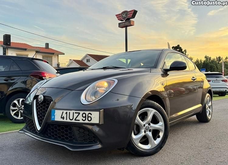 Usado Alfa Romeo MiTo 105 HP (77 kW) 2018 Cinza Citadino