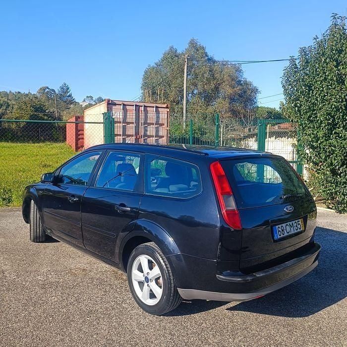 Usado Ford Focus 110 HP (80 kW) 2006 Sedan